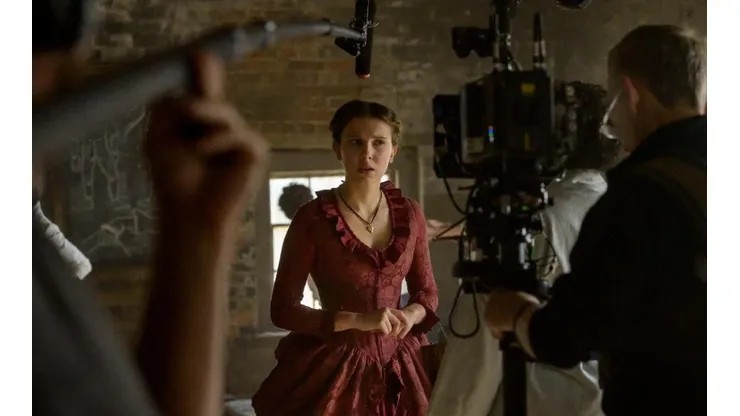 Millie Bobby Brown en Enola Holmes 1