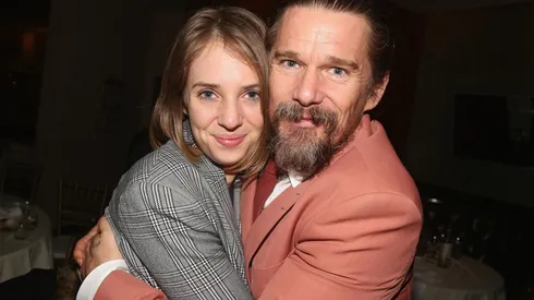 Ethan Hawke junto a su hija Maya, actriz de Stranger Things.