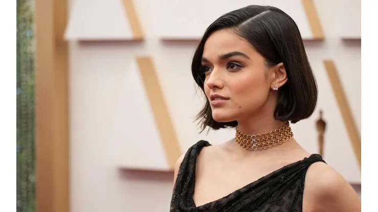 Rachel Zegler caminó por la red carpet de los Premios Oscar.