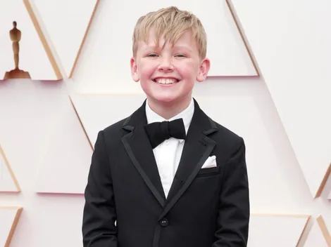 Premios Oscar 2022: la tierna llegada de Jude Hill a la alfombra roja
