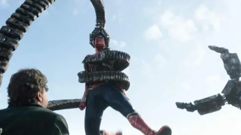 Alfred Molina y Tom Holland en No Way Home