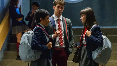 Ari, Patrick y Martina en Élite.