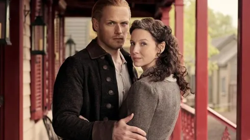 Sam Heughan y Caitriona Balfe como Jamie y Claire
