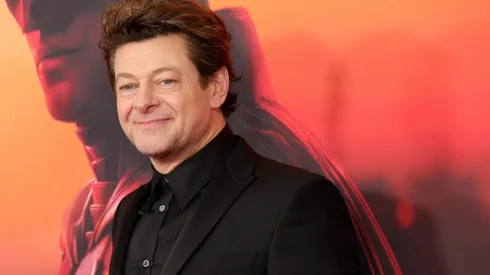 Andy Serkis interpreta a Alfred Pennyworth en The Batman.
