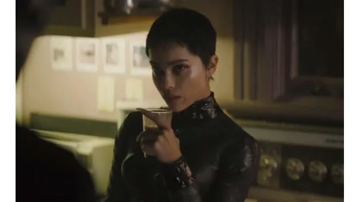 The Batman: la felicitación de Anne Hathaway, Halle Berry y Michelle Pfeiffer a Zoë Kravitz por su actuación como Catwoman.