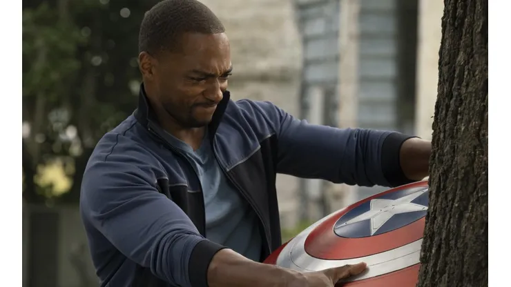 Anthony Mackie heredó el escudo del Capitán América.