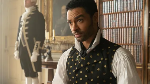 Regé-Jean Page en Bridgerton 1