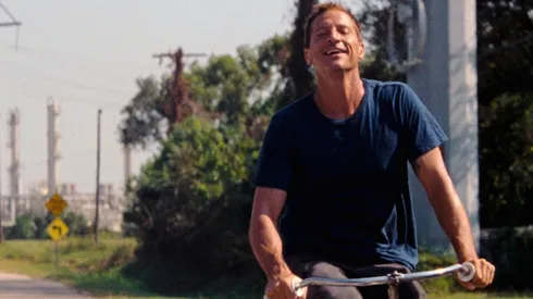 Simon Rex protagoniza la historia.