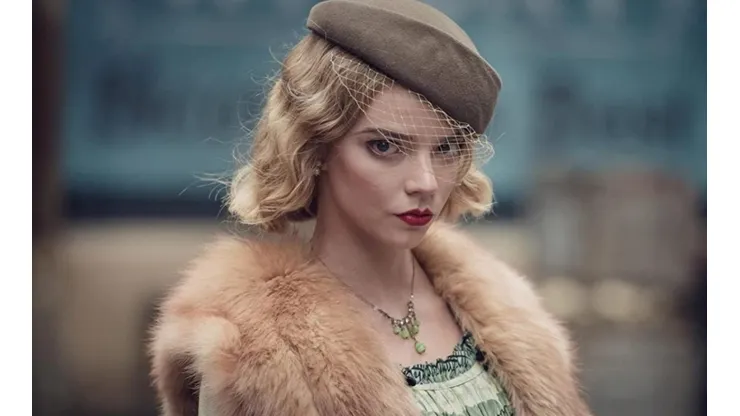 Anya Taylor-Joy es Gina Gray en Peaky Blinders