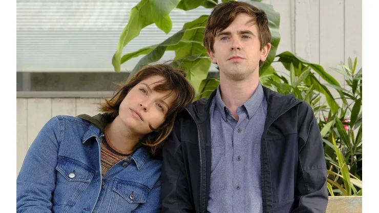 Así es la verdadera relación de Freddie Highmore y Paige Spara fuera de The Good Doctor.
