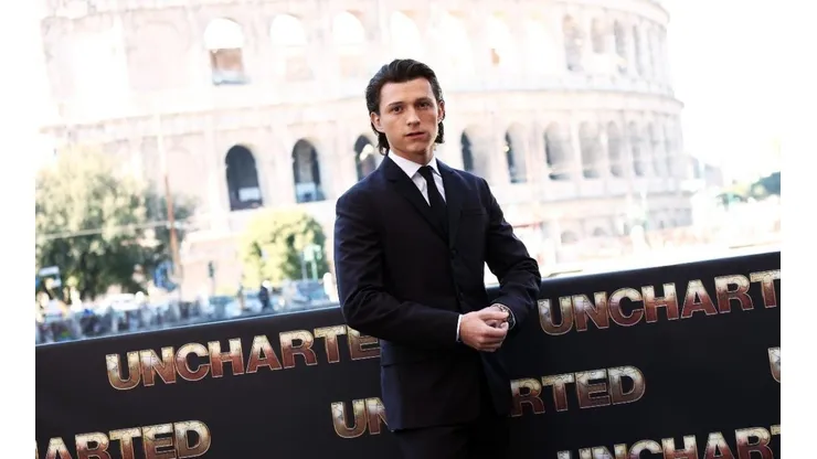 Tom Holland promocionando Uncharted