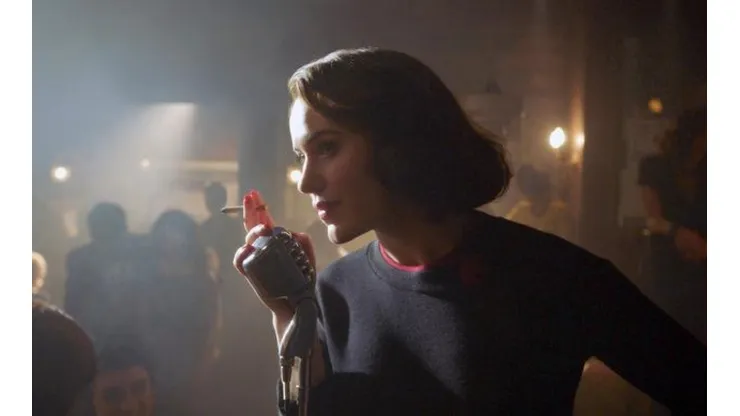 Rachel Brosnahan protagoniza The Marvelous Mrs. Maisel.