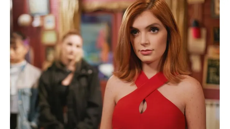 Giulia Guerrini como Natasha Rossi