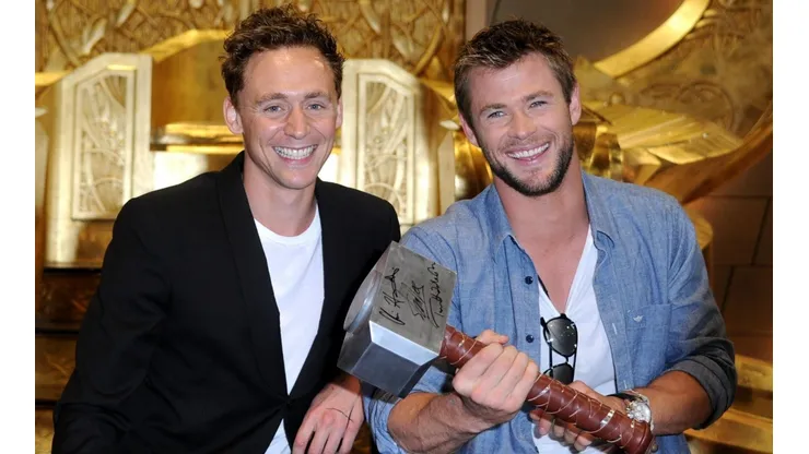 Tom Hiddleston y Chris Hemsworth