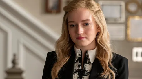 Julia Garner en la piel de Anna Sorkin