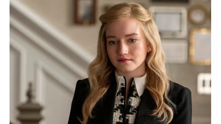 Julia Garner en la piel de Anna Sorkin