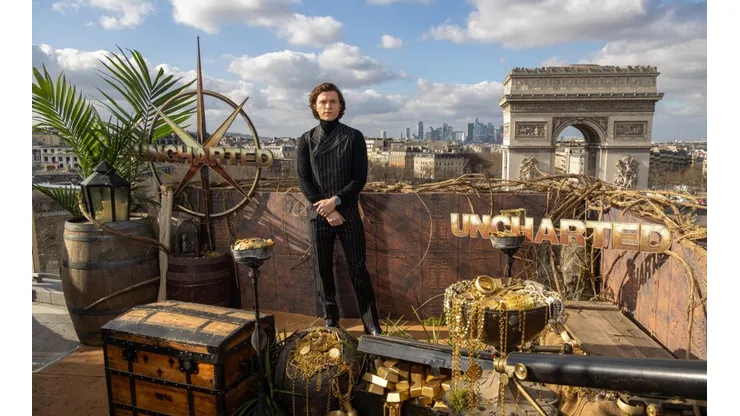 Tom Holland promocionando Uncharted