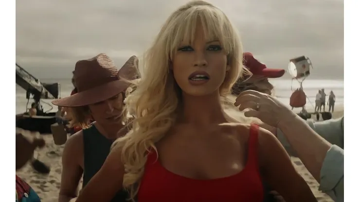 Lily James se puso en la piel de Pamela Anderso.