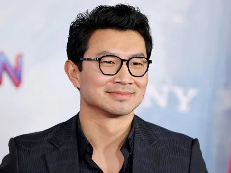 Simu Liu está en contra de las celebridades anti-vacuna