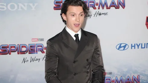Tom Holland dijo ser fan de una serie que se burla de Marvel.