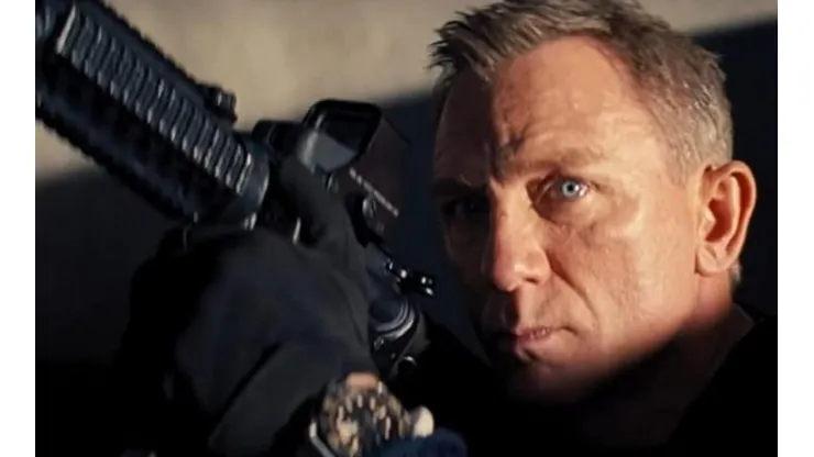 Daniel Craig como Bond