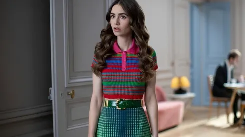 Lily Collins como Emily.