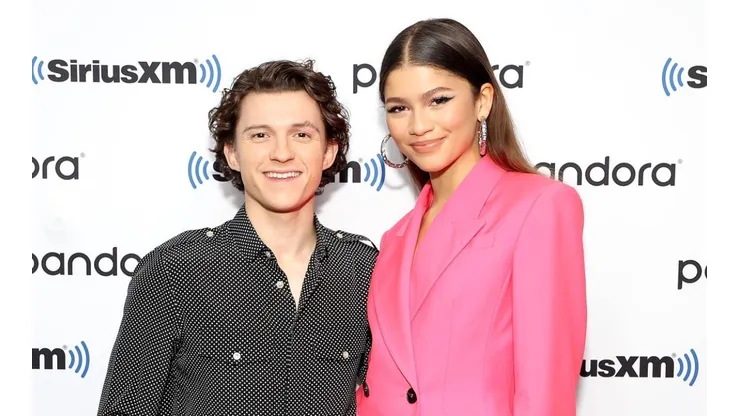 Tom Holland y Zendaya protagonizan Spider-Man como Peter Parker y MJ.