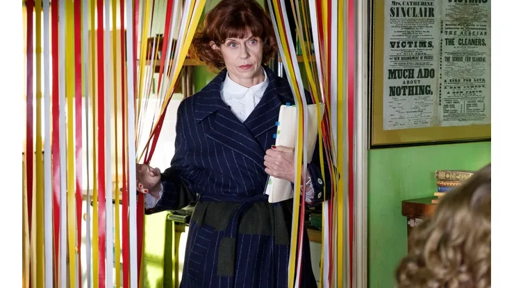 Siobhan Redmond interpreta a Jane Stone.