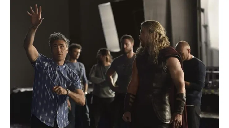 Taika Waititi y Chris Hemsworth