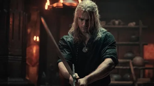 Henry Cavill como Geralt de Rivia