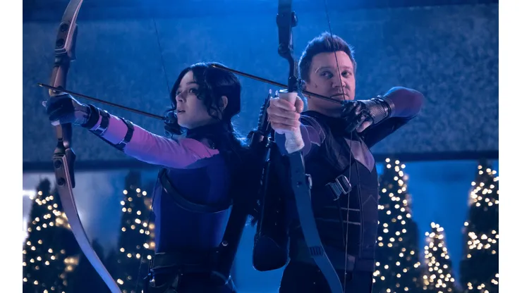 Hailee Steinfeld y Jeremy Renner protagonizan Hawkeye.