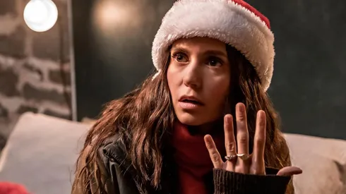 Nina Dobrev en Love Hard