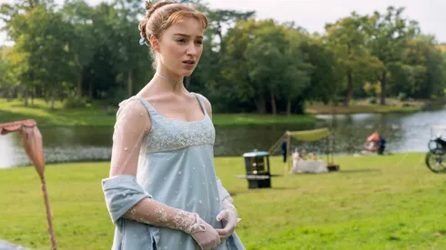 Phoebe Dynevor regresará a la segunda temporada.