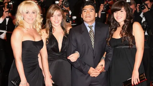 Diego Maradona, Claudia Villafañe y sus hijas