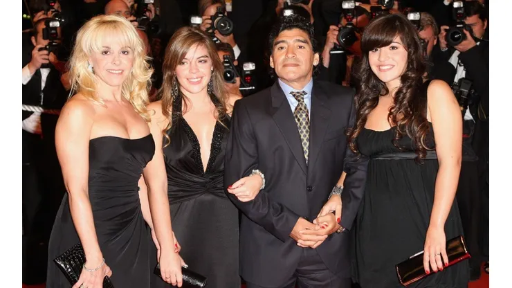 Diego Maradona, Claudia Villafañe y sus hijas