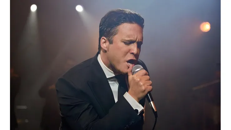 Diego Boneta se volvió casi un clon de Luis Miguel.