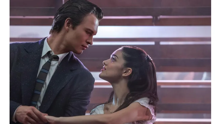 Rachel Zegler y Ansel Elgort protagonizan West Side Story.