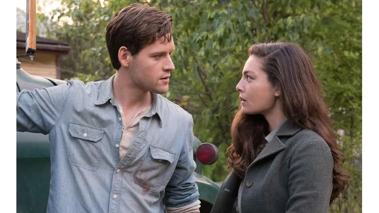 Alexa Davalos y Luke Kleintank protagonizan la historia.