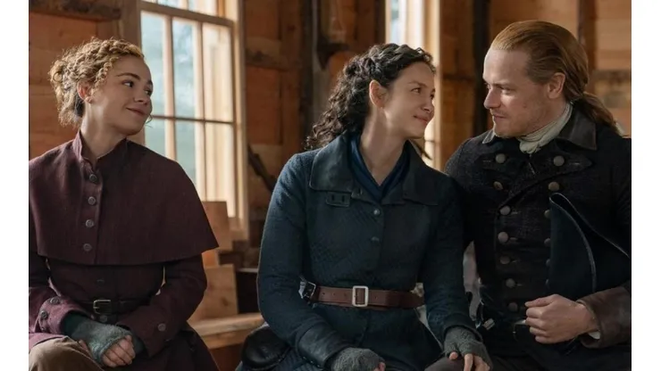 Sophie Skelton, Caitriona Balfe y Sam Heughan