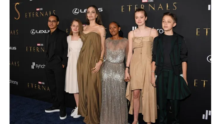 Angelina Jolie y sus hijos.