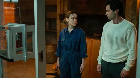 Penn Badgley y Victoria Pedretti protagonizan You