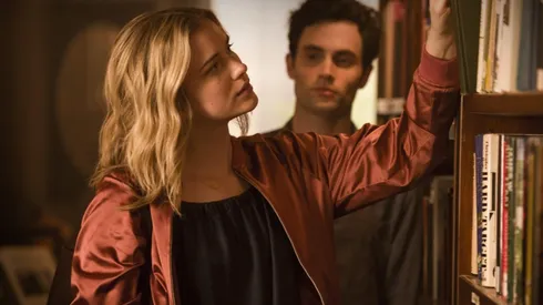 You: quiénes son las parejas de la serie de Netflix en la vida real.