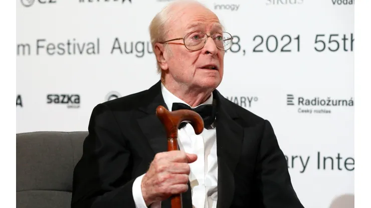 Michael Caine tiene 88 años.