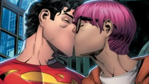 Superman sale del clóset.