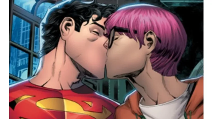Superman sale del clóset.