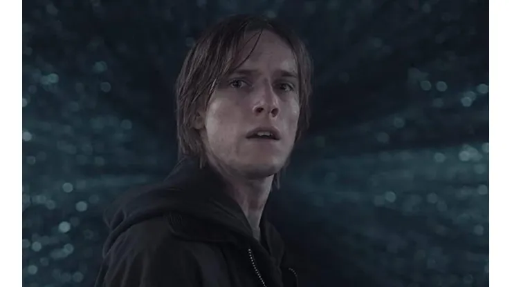 Louis Hofmann en Dark