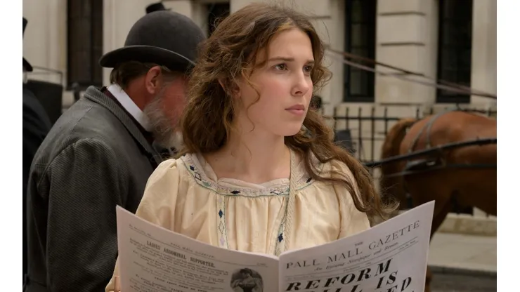 Millie Bobby Brown como Enola Holmes