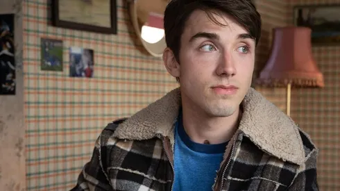 George Robinson interpreta a Isaac en Sex Education