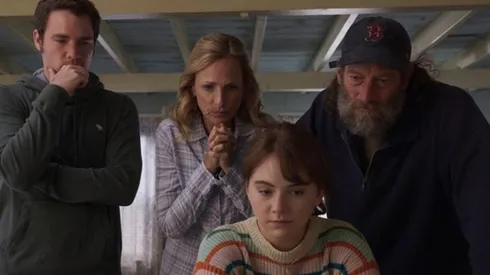 Actores sordos interpretan a personajes con sus características reales.