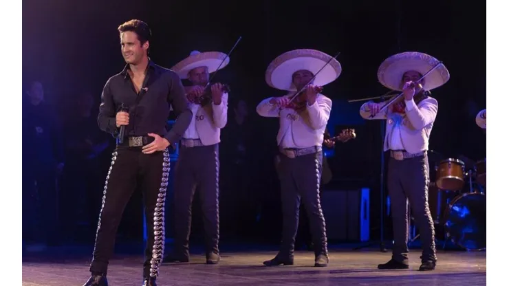 Diego Boneta como Luis Miguel